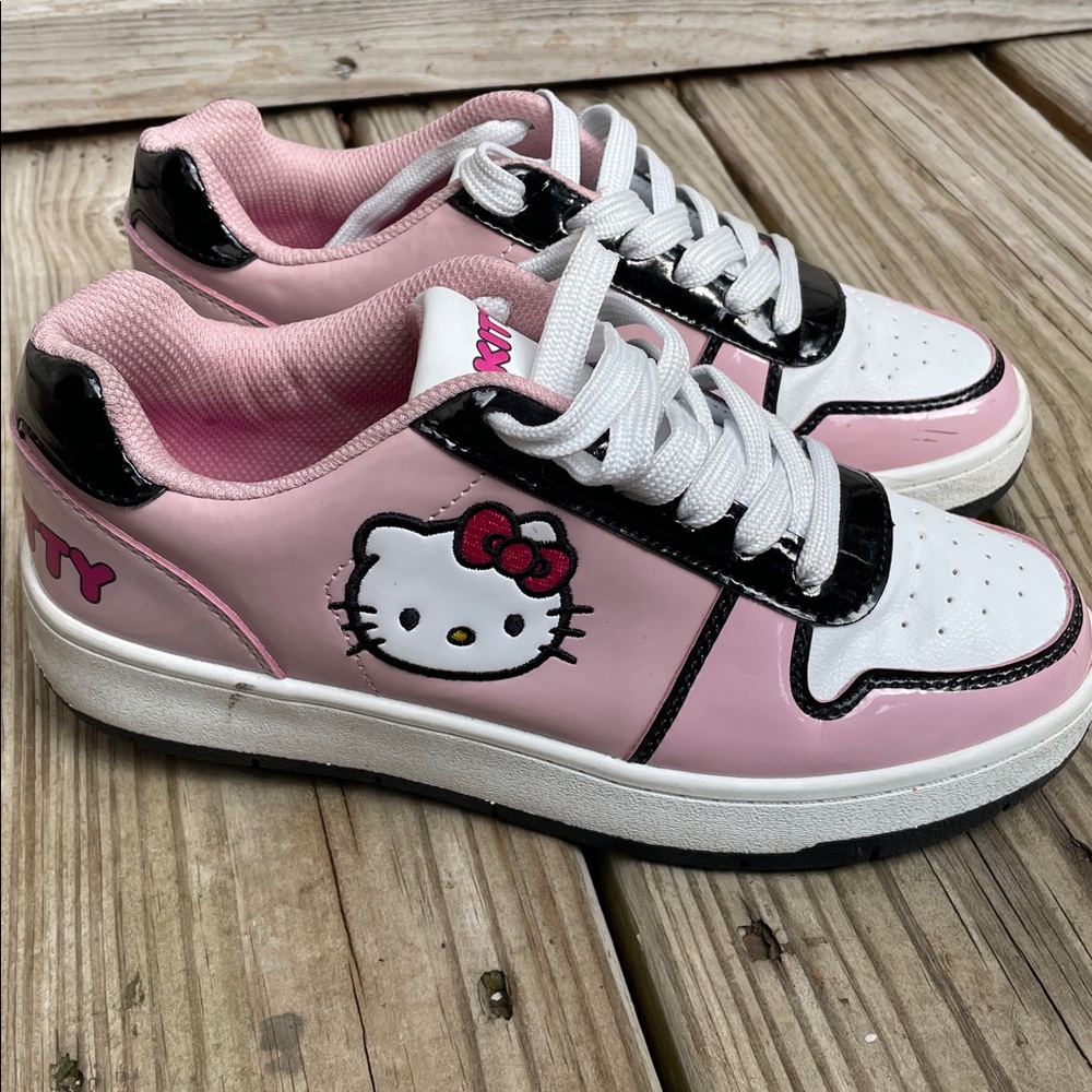 Sanrio Hello Kitty Pink Sneakers Women’s Size 7 Y2K